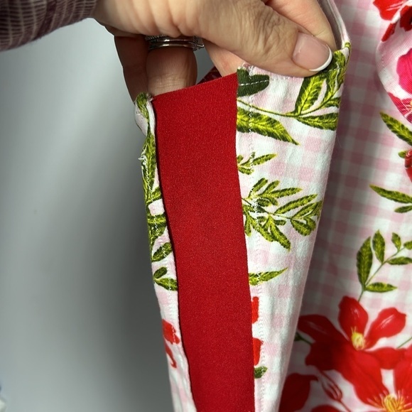 Guess Sleeveless Floral Tank Top - Picture 4 of 7